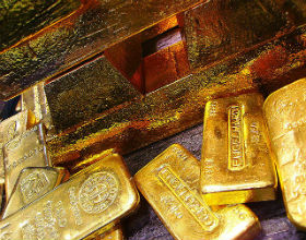 Iran chce sprzedawać ropę za złoto, a jak nie to za rupie