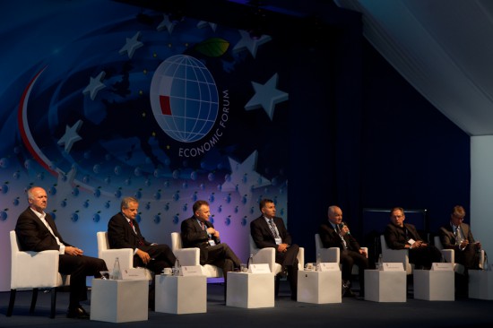od lewej: Sławomir S. Sikora, Krzysztof Kalicki, Witold Orłowski, Zbigniew Jagiełło, Jan Krzysztof Bielecki, Cezary Stypułkowski, Jan Cieński (fot. Adrian Krawczyk)