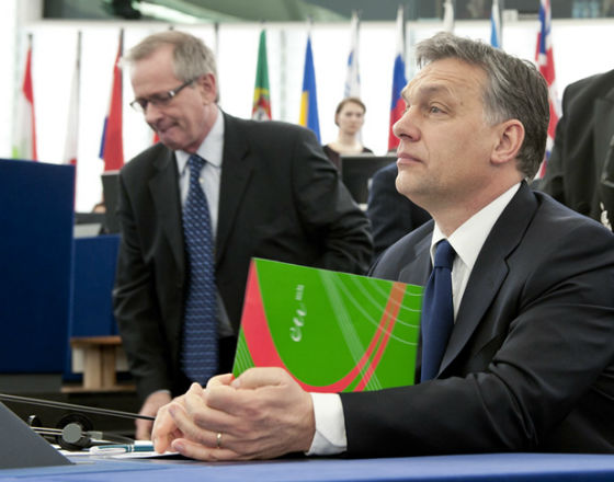 Premier Victor Orban umacnia swoją władzę