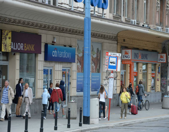 Kupić bank w Polsce. A może lepiej sprzedać?