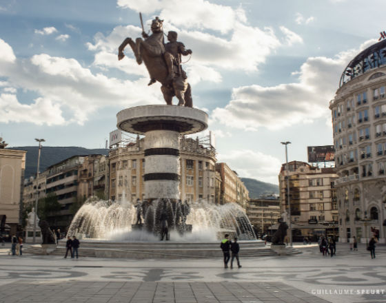 Macedonia traci ludzi przez drenaż mózgów