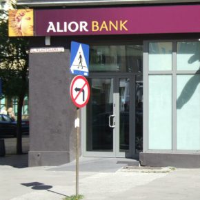 Alior Bank buys Bank BPH from General Electric