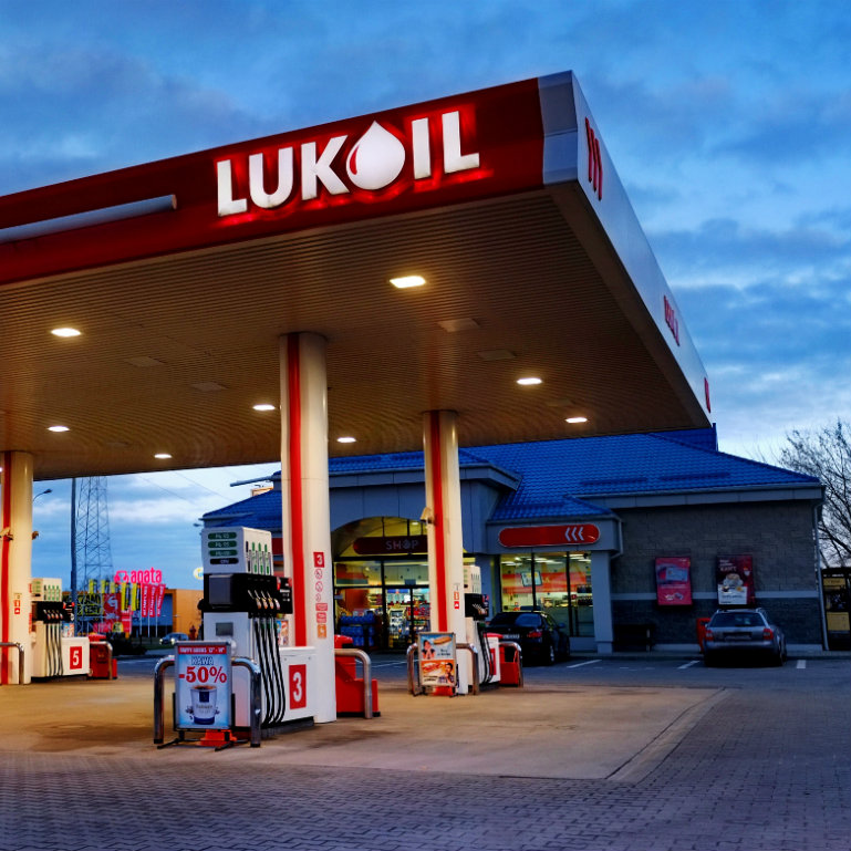 Russian Lukoil to sell petrol stations in Poland and region