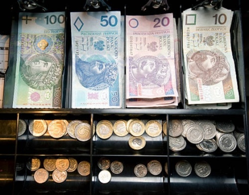 Kartą czy gotówką? – warto mieć wybór