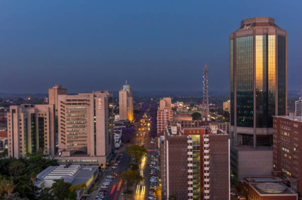 Hiperinflacja, dolaryzacja i dedolaryzacja w Zimbabwe