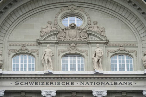 Bank centralny spółką giełdową – przypadek SNB